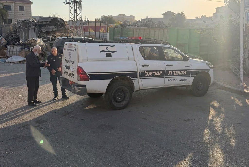 تل السبع: الشرطة تحرّر مخالفة بسبب إسماع القرآن في مسجد الرحمة بجانب خيمة عزاء