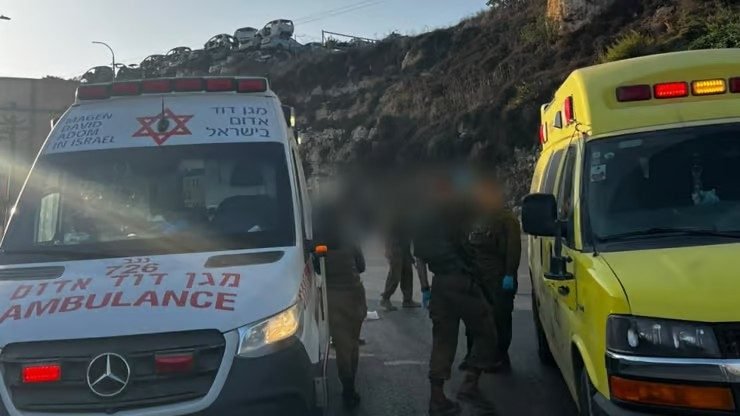 بعد عملية فرش الهوا.. الجيش الإسرائيلي يغلق مداخل الخليل ومخارجها ويعتقل مواطنين