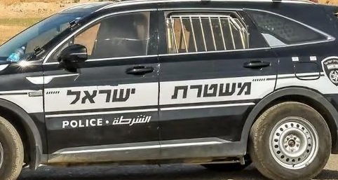 النقب: الشرطة تحرر رجلاً احتُجز مقيدًا داخل مخزن تجاري في حورة وتعتقل 5 مشتبه بهم