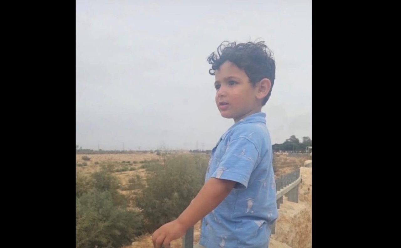 فاجعة في رهط: العثور على الطفل يامن الزيادنة (عامان) متوفيًا داخل مركبة